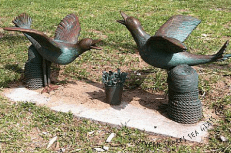frankston foreshore bronze statues